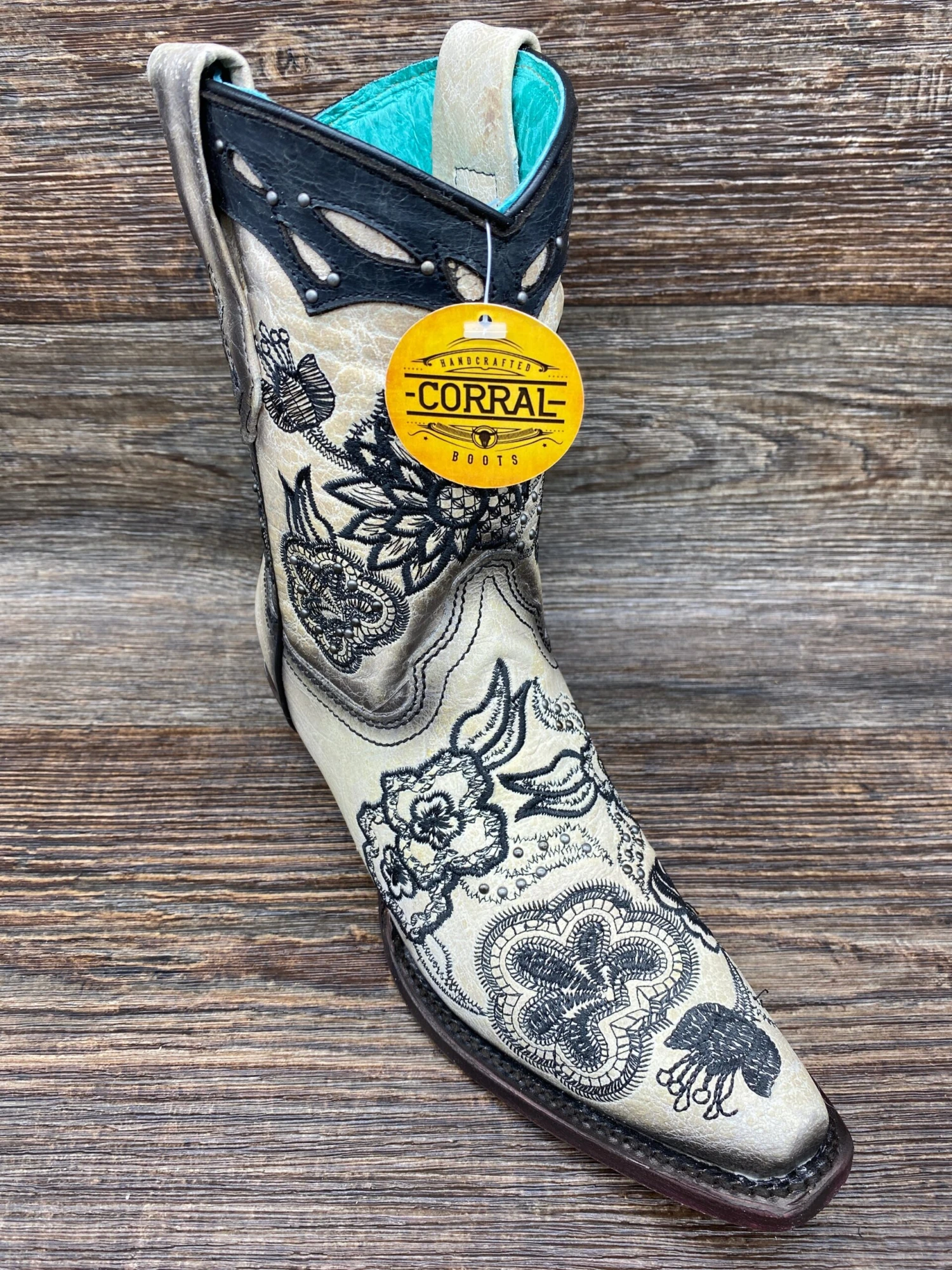 A4159 Ladies Black & White Embroidered Snip Toe Western Boot By Corral 1 A4159 Ladies Black & White Embroidered Snip Toe Western Boot By Corral