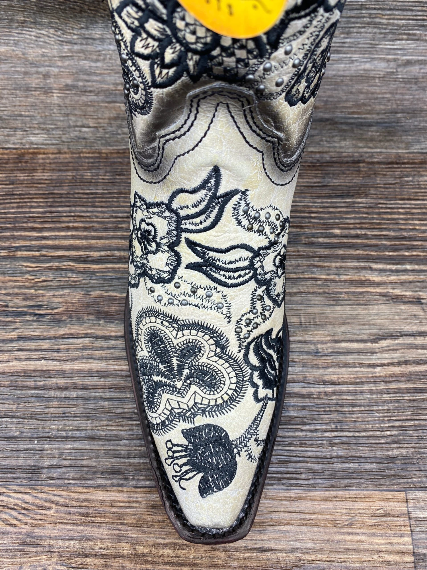 A4159 Ladies Black & White Embroidered Snip Toe Western Boot By Corral 3 A4159 Ladies Black & White Embroidered Snip Toe Western Boot By Corral - Image 3